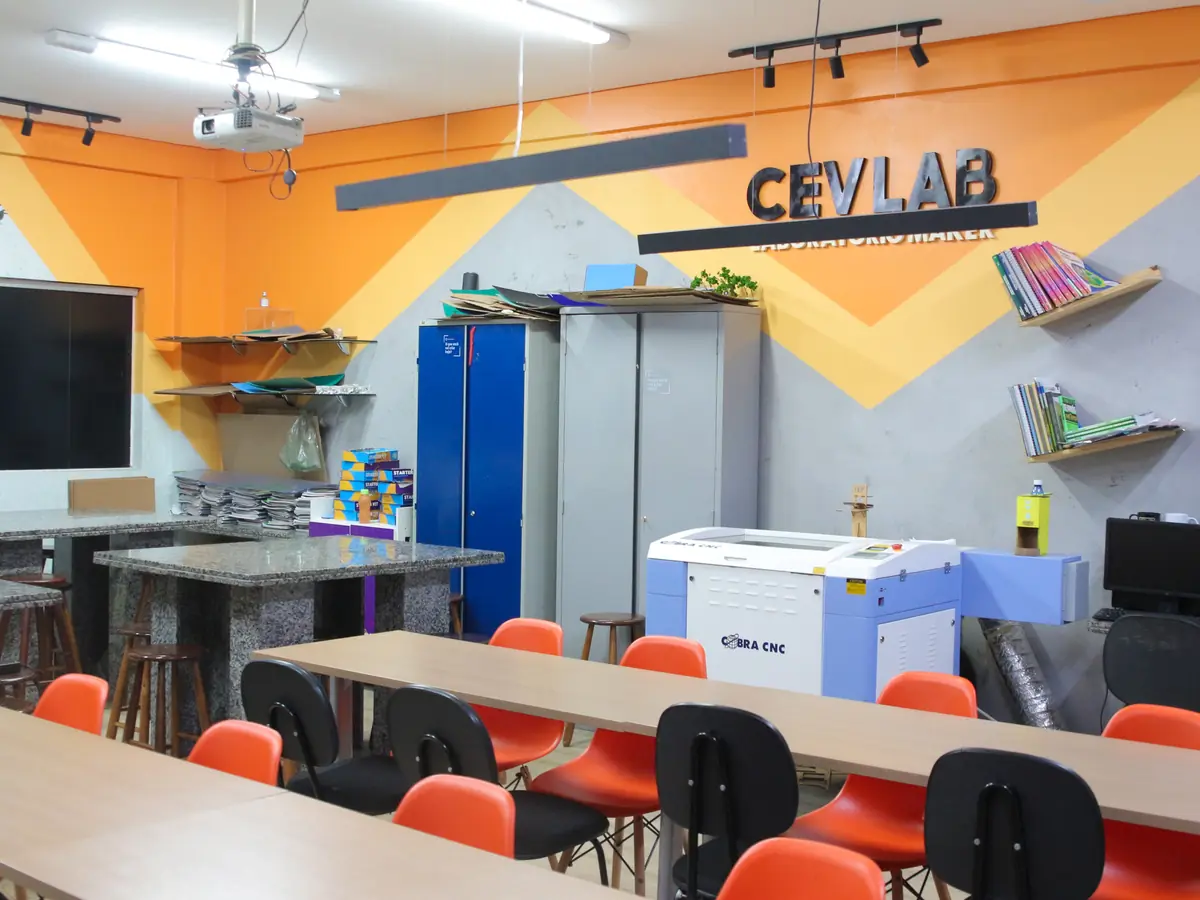 Laboratório CEV Lab do CEV Colégio Kennedy