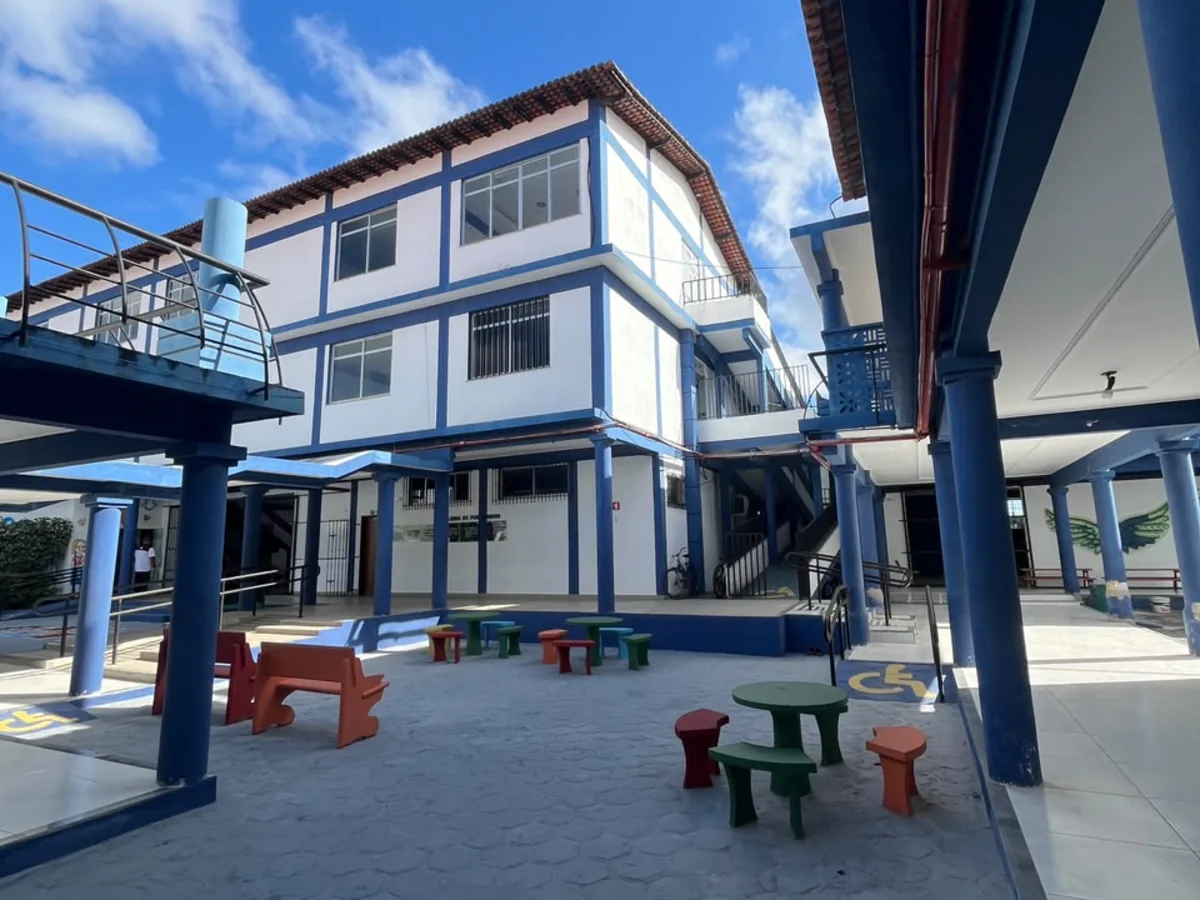 Pátio de convivência do CEV Colégio Parnaíba