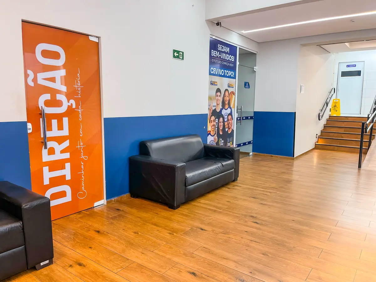 Hall de entrada e direção do CEV Colégio Sul